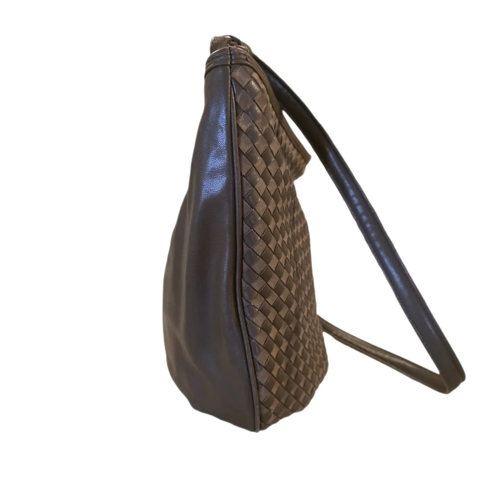 Vintage Empress Elegant Brown Woven Shoulder Bag Gold Hardware